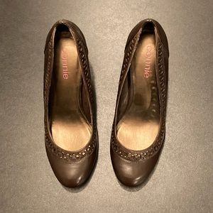 NWOT Connie Brown Heels